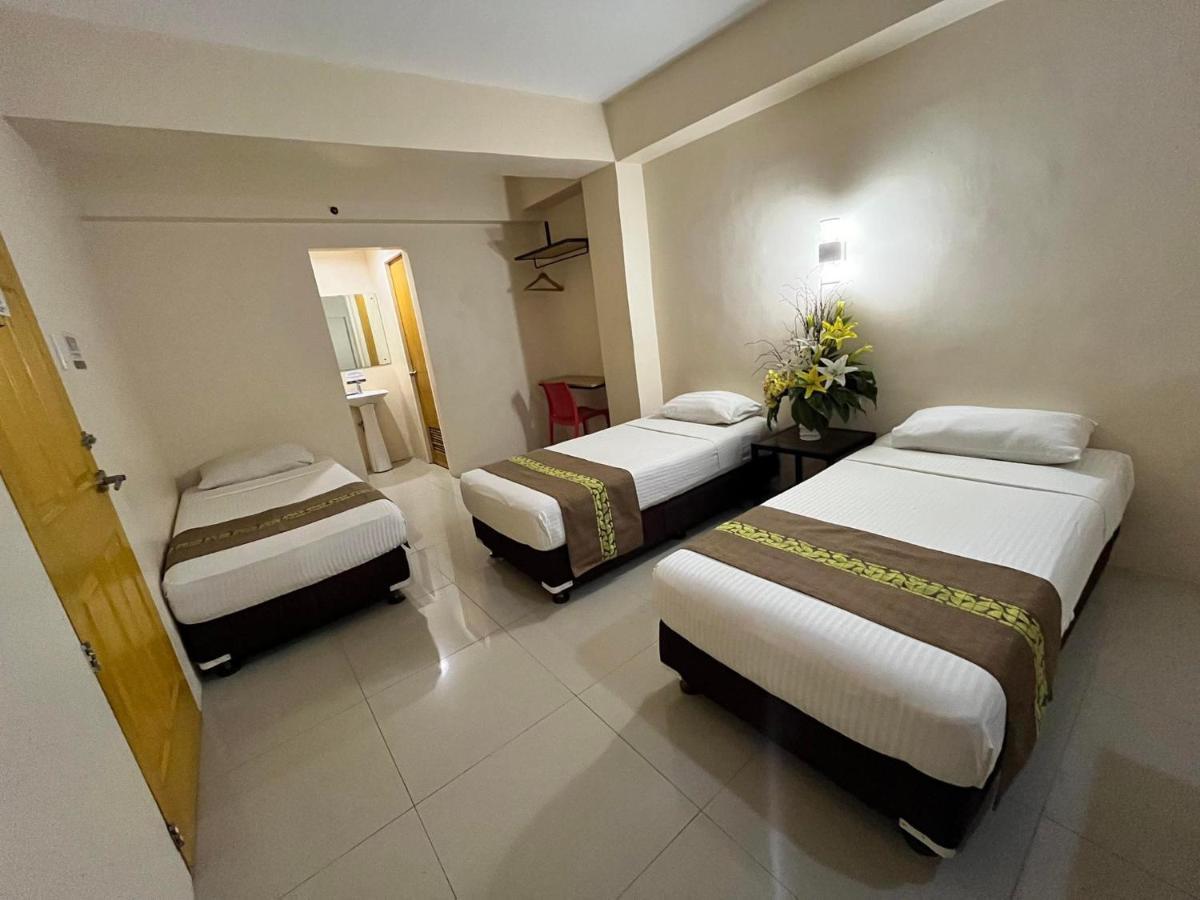 Eon Centennial Express Hotel Iloilo Esterno foto
