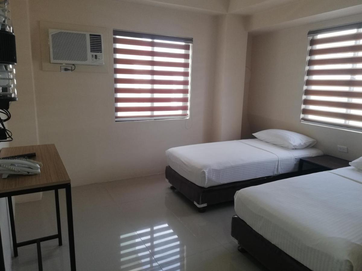 Eon Centennial Express Hotel Iloilo Esterno foto