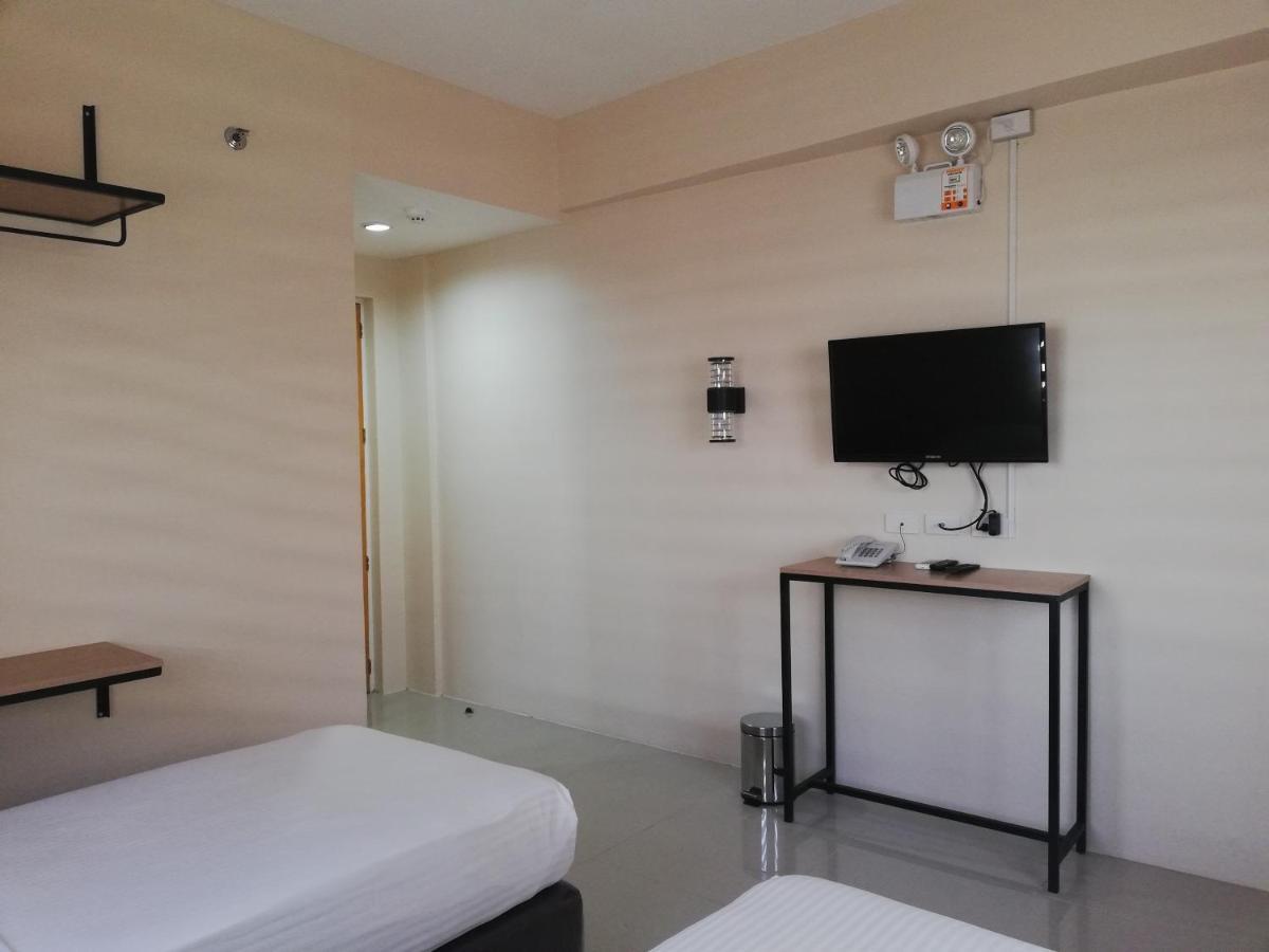 Eon Centennial Express Hotel Iloilo Esterno foto